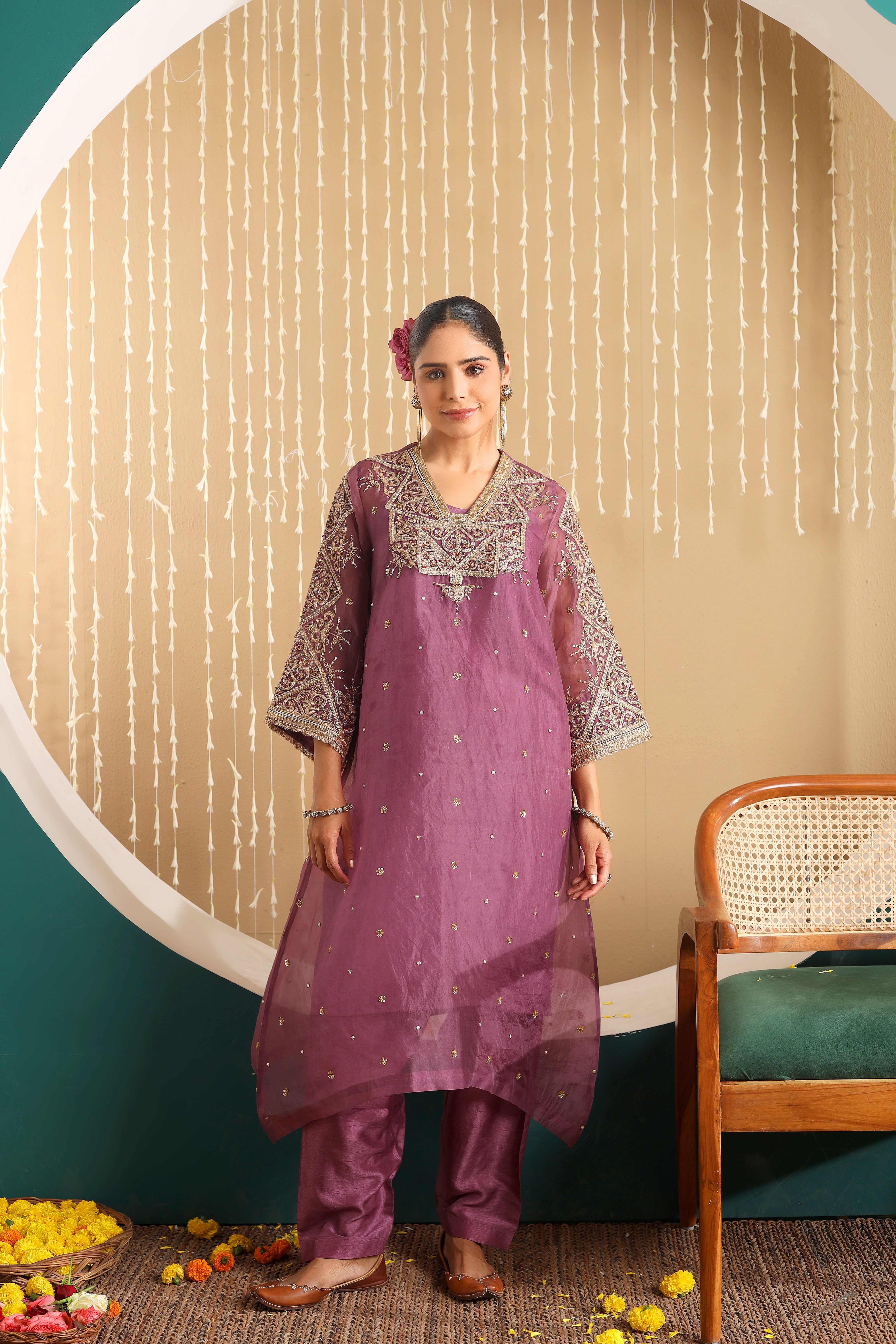 NILOFER - Mauve pure silk hand embroidered organza kurta set with dupatta.